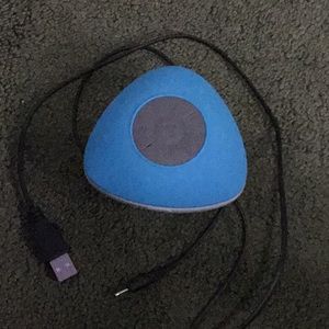 Iam selling a water broof speaker